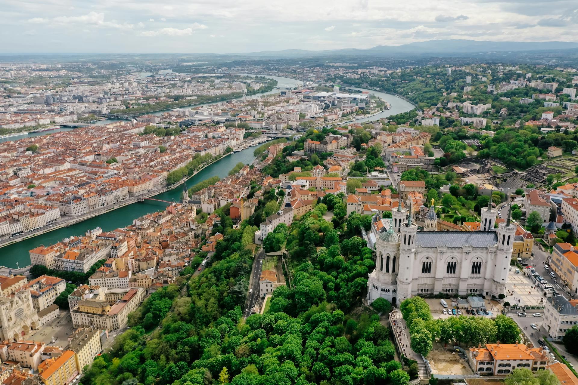 Vue aérienne de Lyon et de la basilique de Fourvière